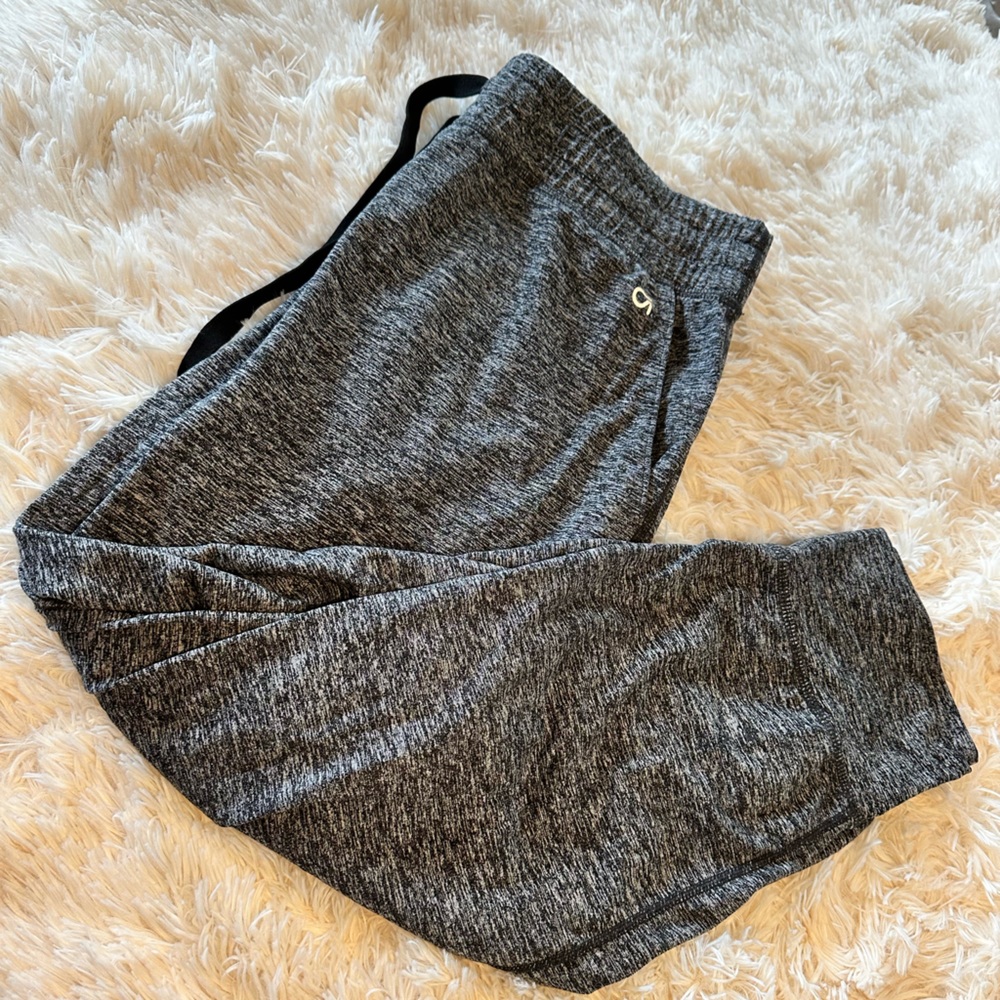Gap Fit capri joggers. Size M. Heather grey.